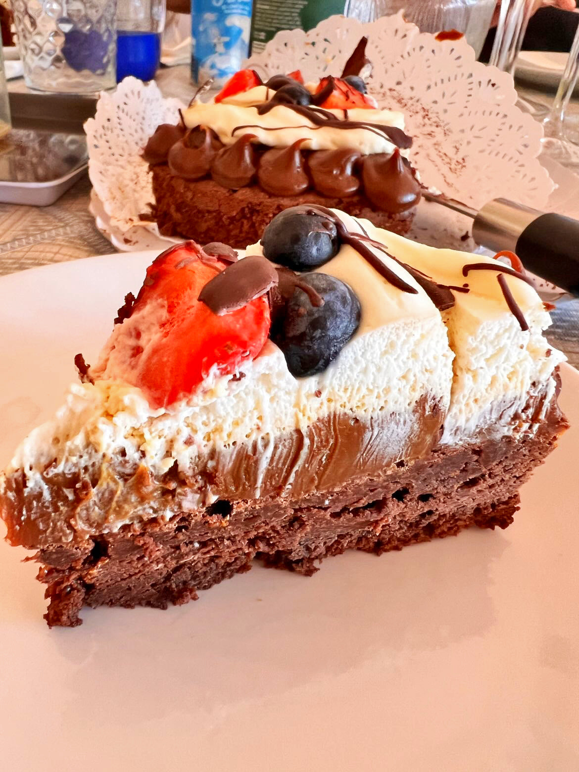 Brownie de chocolate y frutos rojos